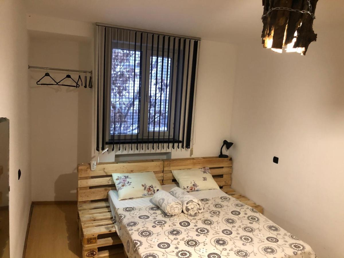 4 Friends Hostel Yerevan Exterior photo