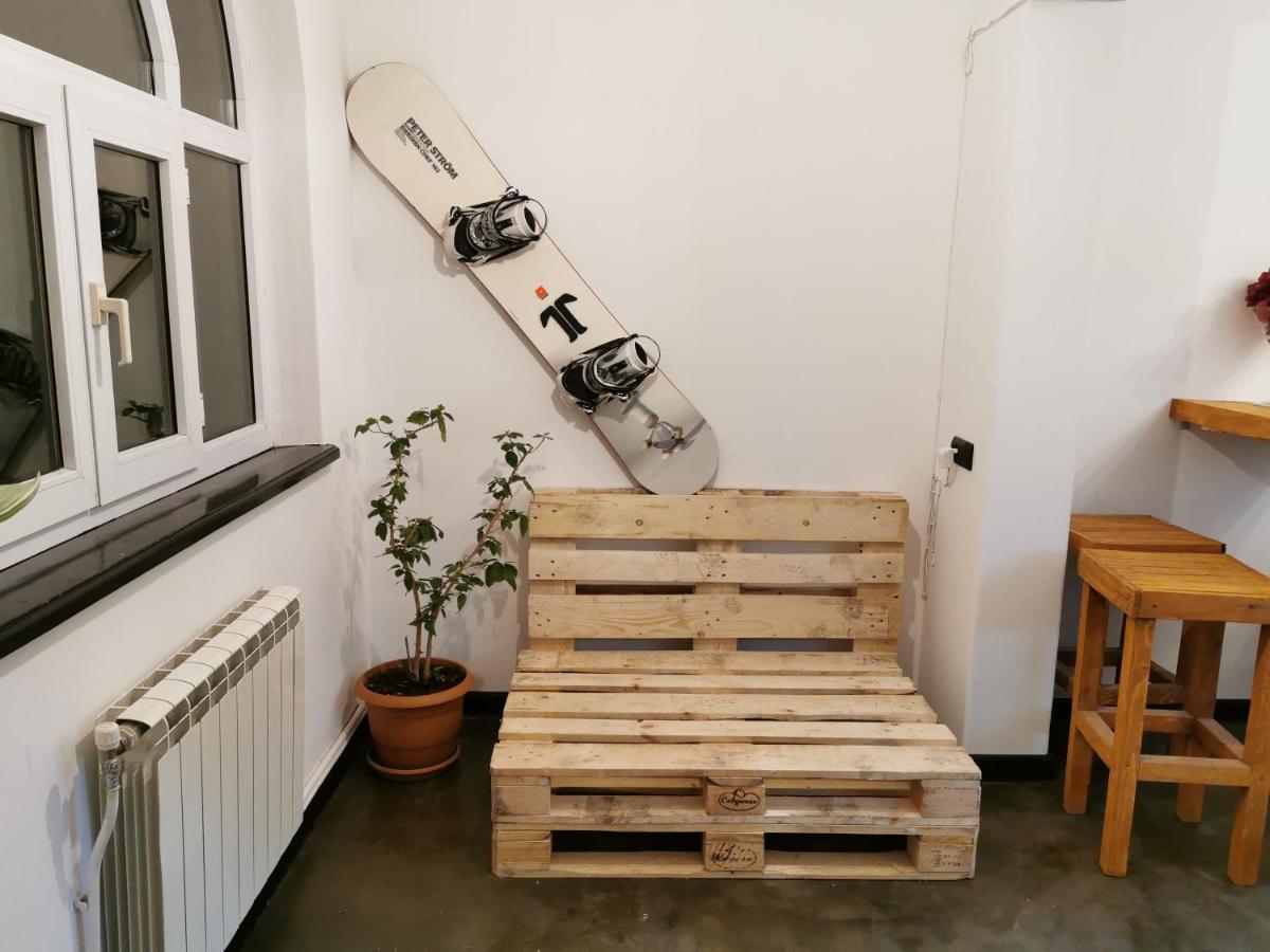 4 Friends Hostel Yerevan Exterior photo